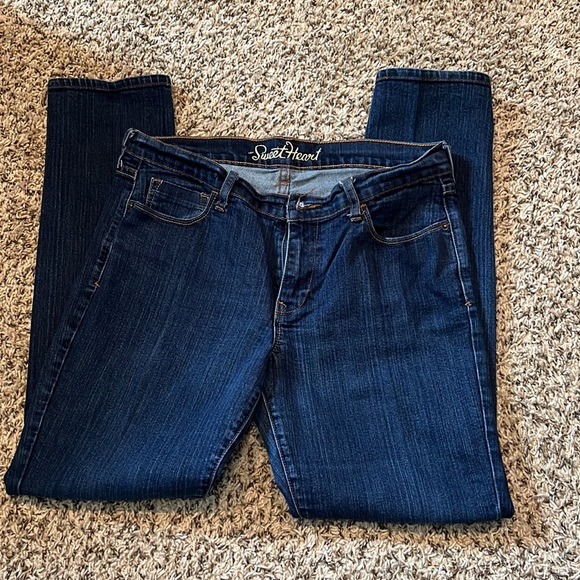 Sweetheart Jeans - Picture 3 of 4